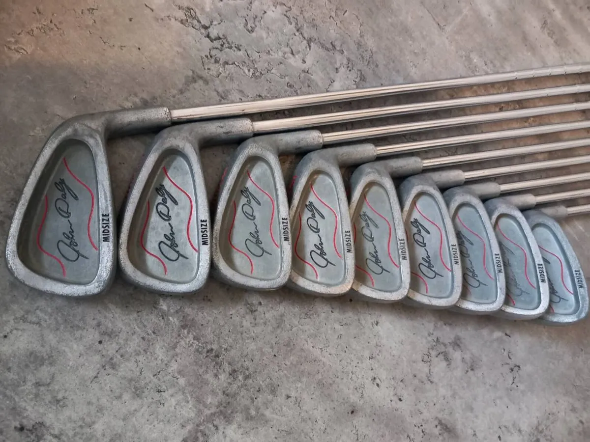 Wilson golf irons.  Right handed clubs - Image 3