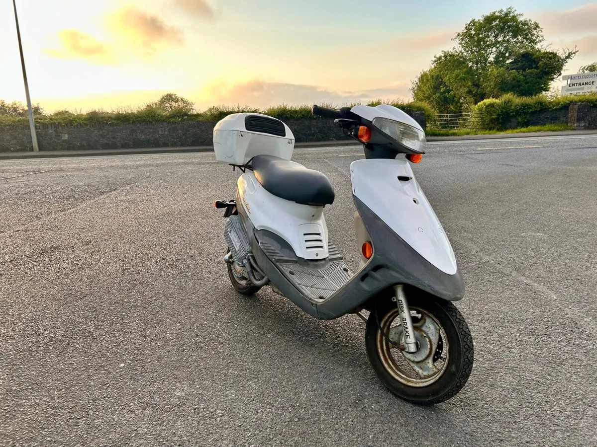 EVT 4000e Scooter Electric Fully Road Legal - Image 1