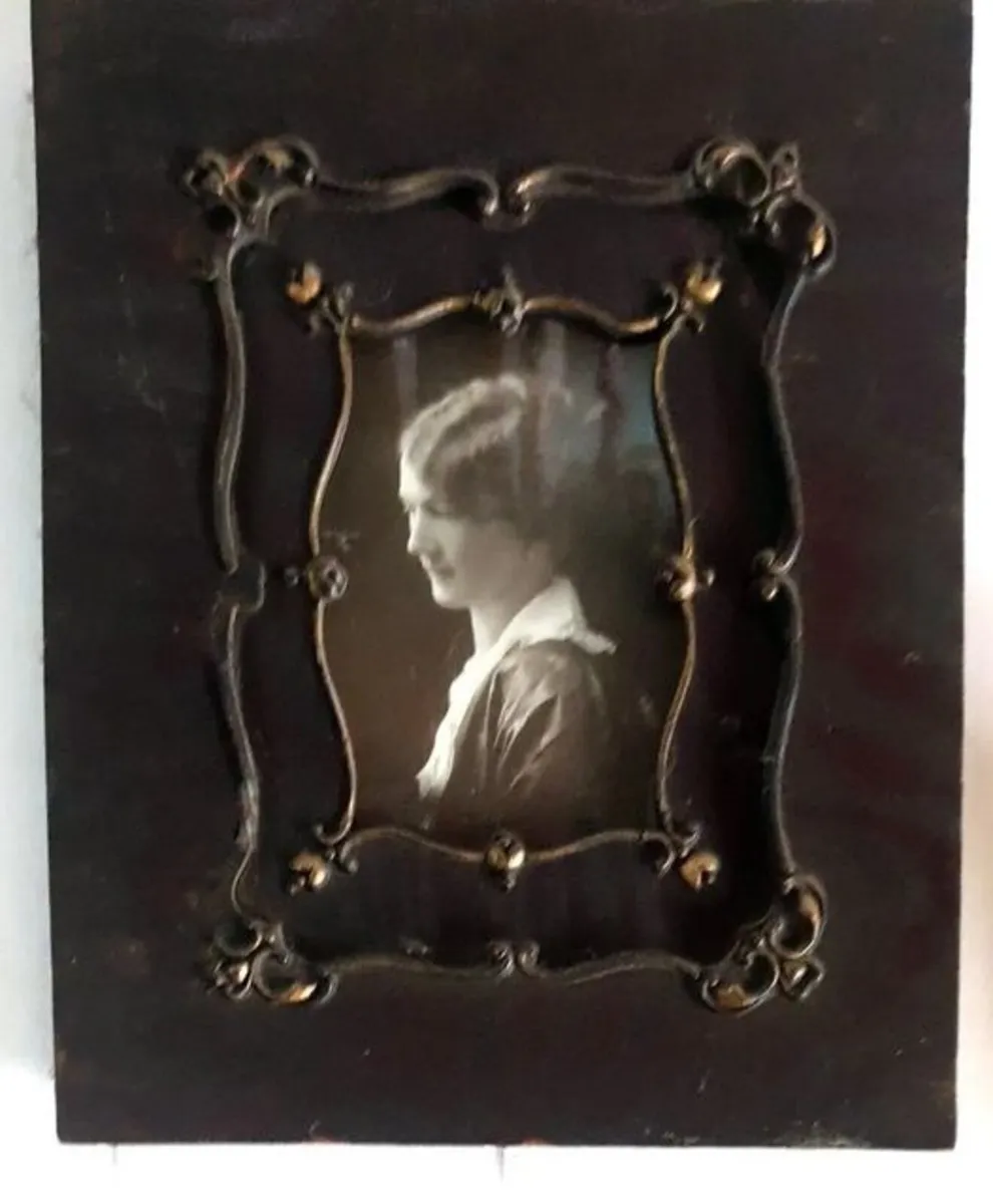 Antique Portrait Photo in Ornate Period Frame - Image 2