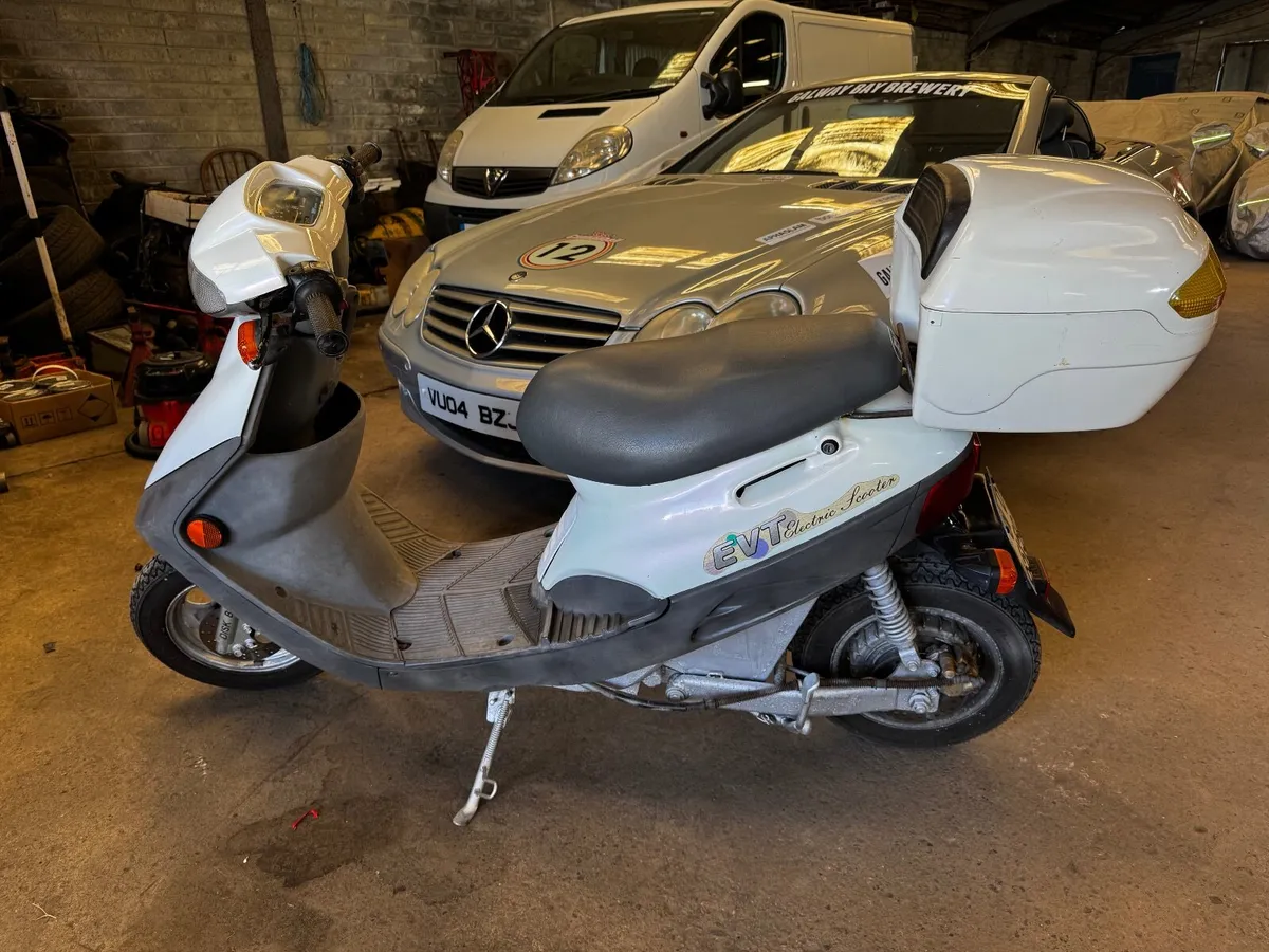 EVT 4000e Scooter Electric Fully Road Legal - Image 4