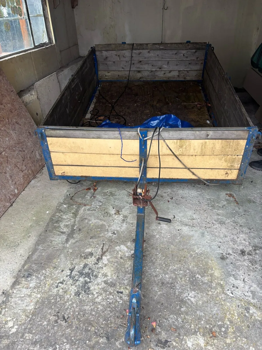 Trailer - Image 1