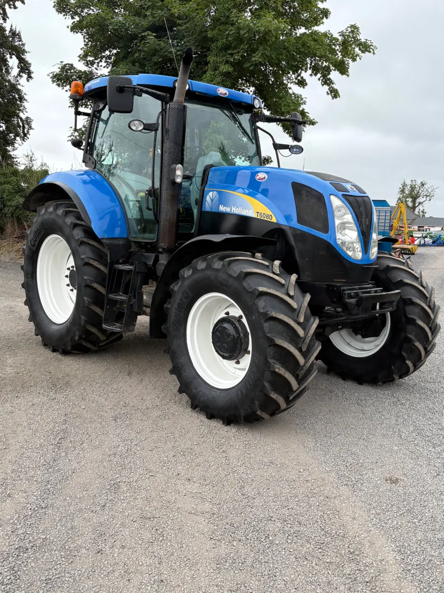 New Holland Tractor - Image 4
