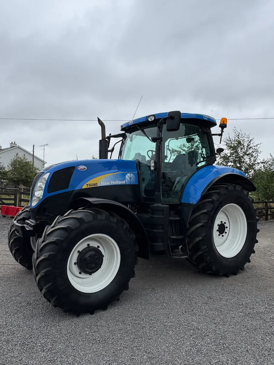 New Holland Tractor - Image 2