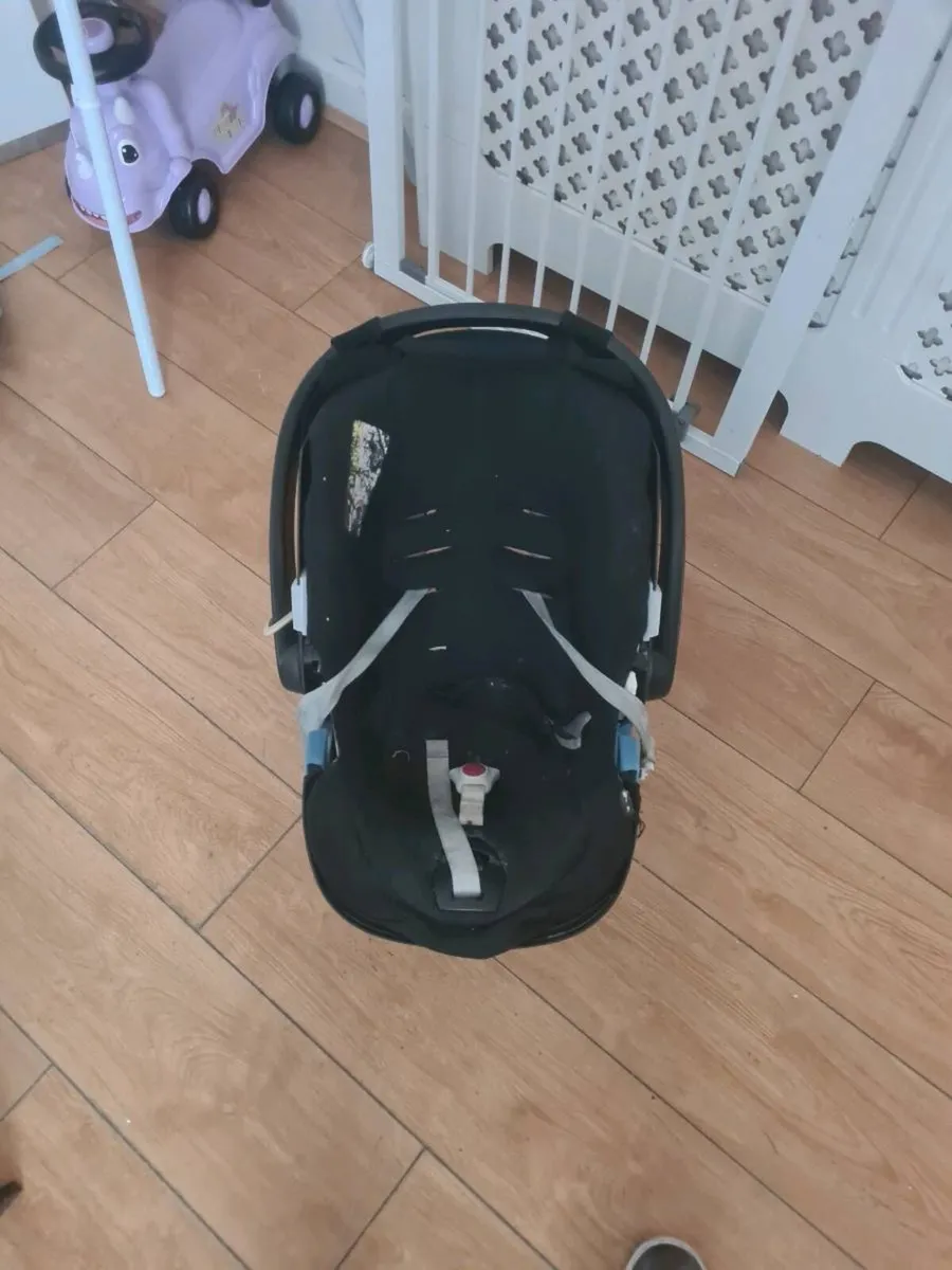 Car seat - Image 2