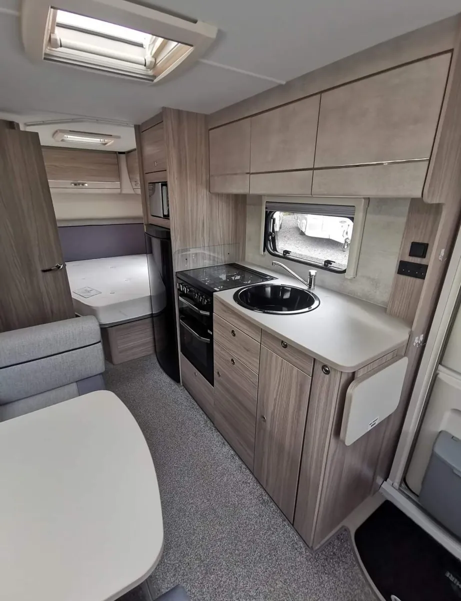 2021 Elddis Avante 840 Diamond Collection 6 Berth - Image 4