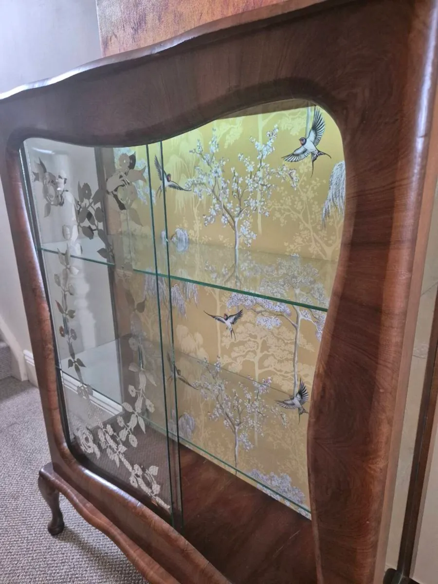 Glass cabinet - Image 1