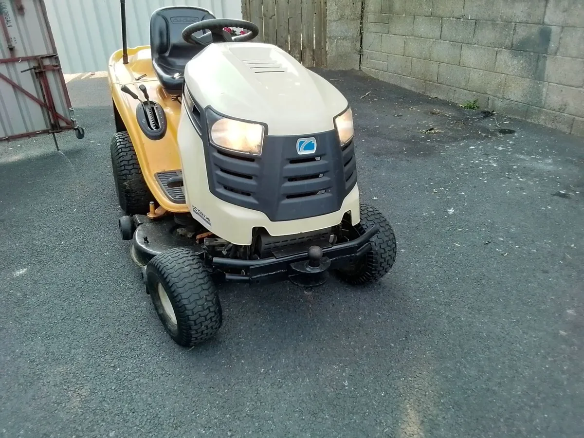 Ride on mower - Image 1