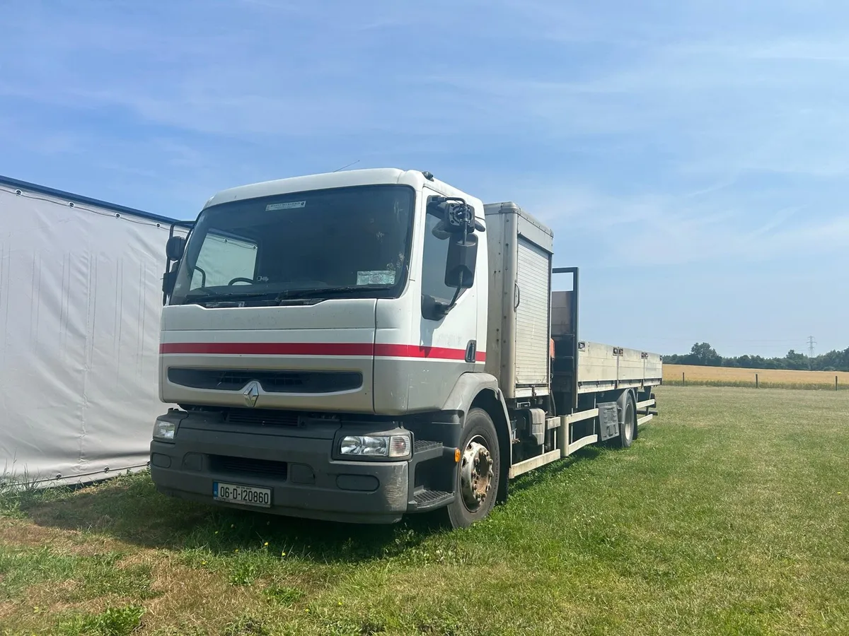 Renault Premium - Image 1