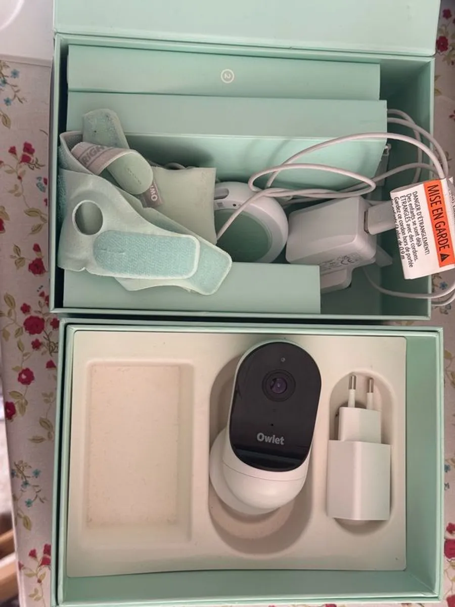 Owlet sock 3 and monitor duo - Image 1