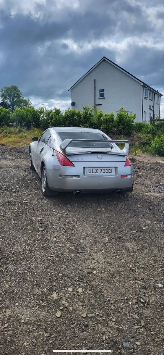 2005 350z - Image 2