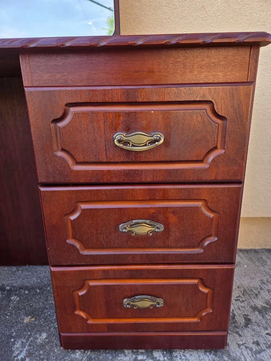 Mahogany dresser with 6 drawers and mirror - Image 2
