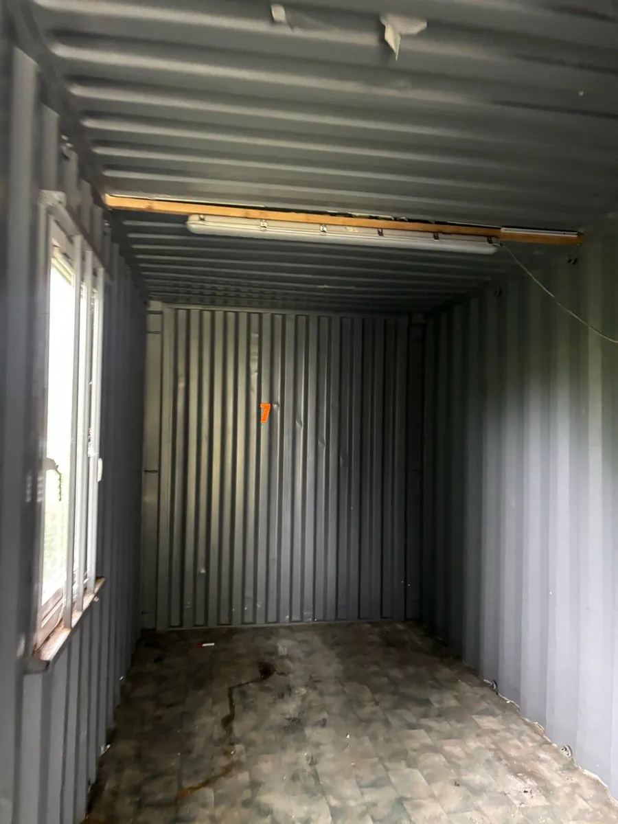 40 F container - Image 4