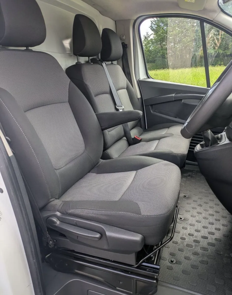 Renault Trafic LL30 Business Blue DCI - Image 3