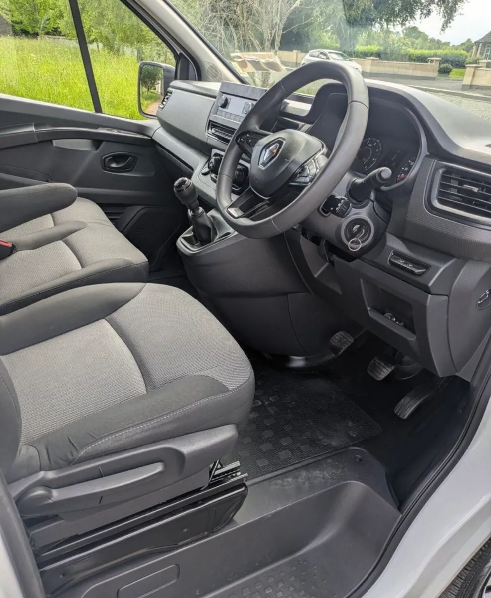Renault Trafic LL30 Business Blue DCI - Image 4