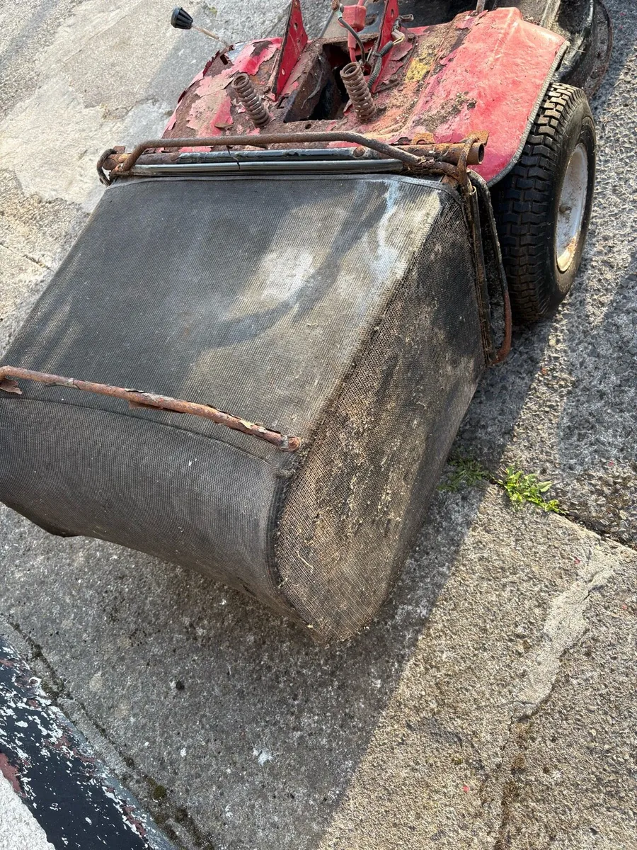 Drive on tractor lawnmower parts or repairs - Image 4