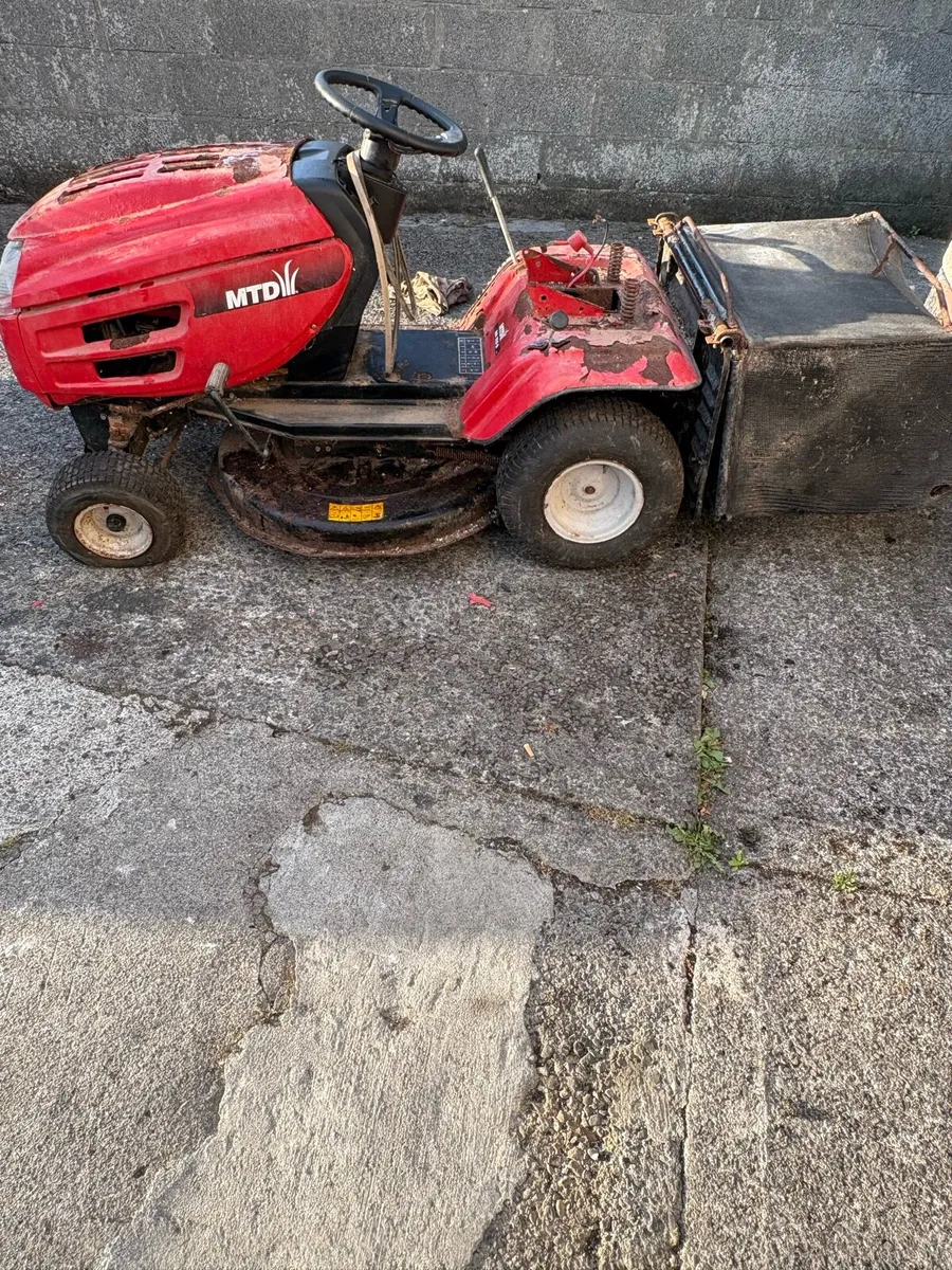 Drive on tractor lawnmower parts or repairs - Image 2