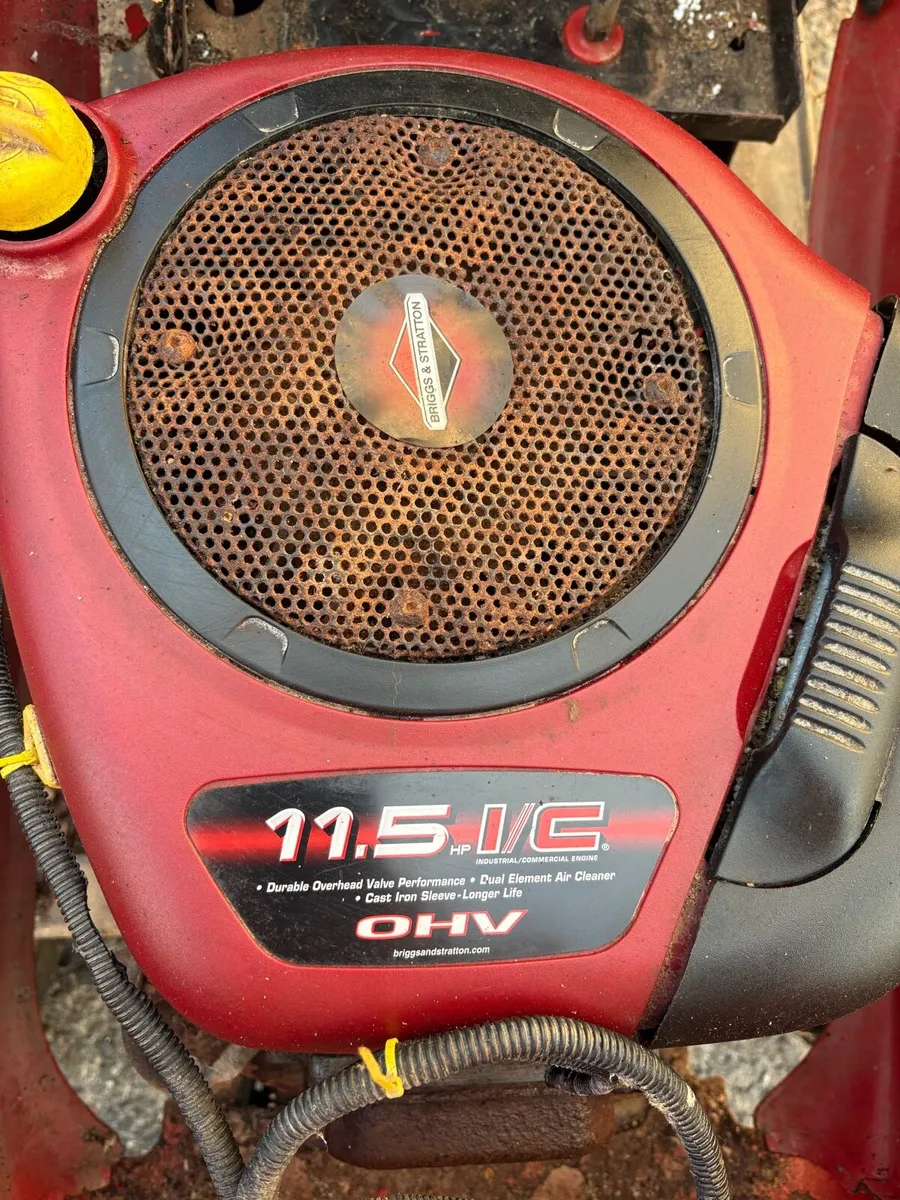 Drive on tractor lawnmower parts or repairs - Image 3