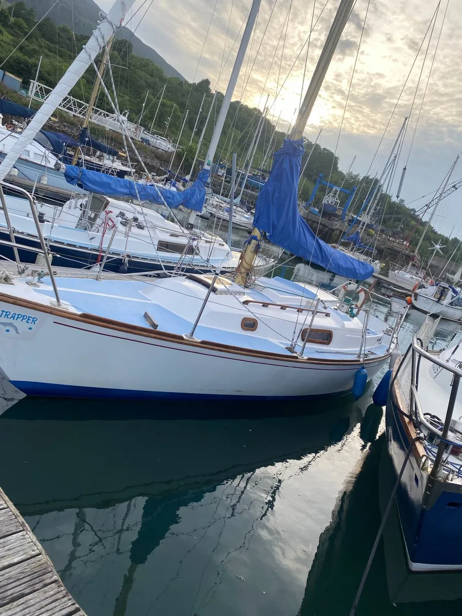 Trapper 28 Sail Boat - Image 1
