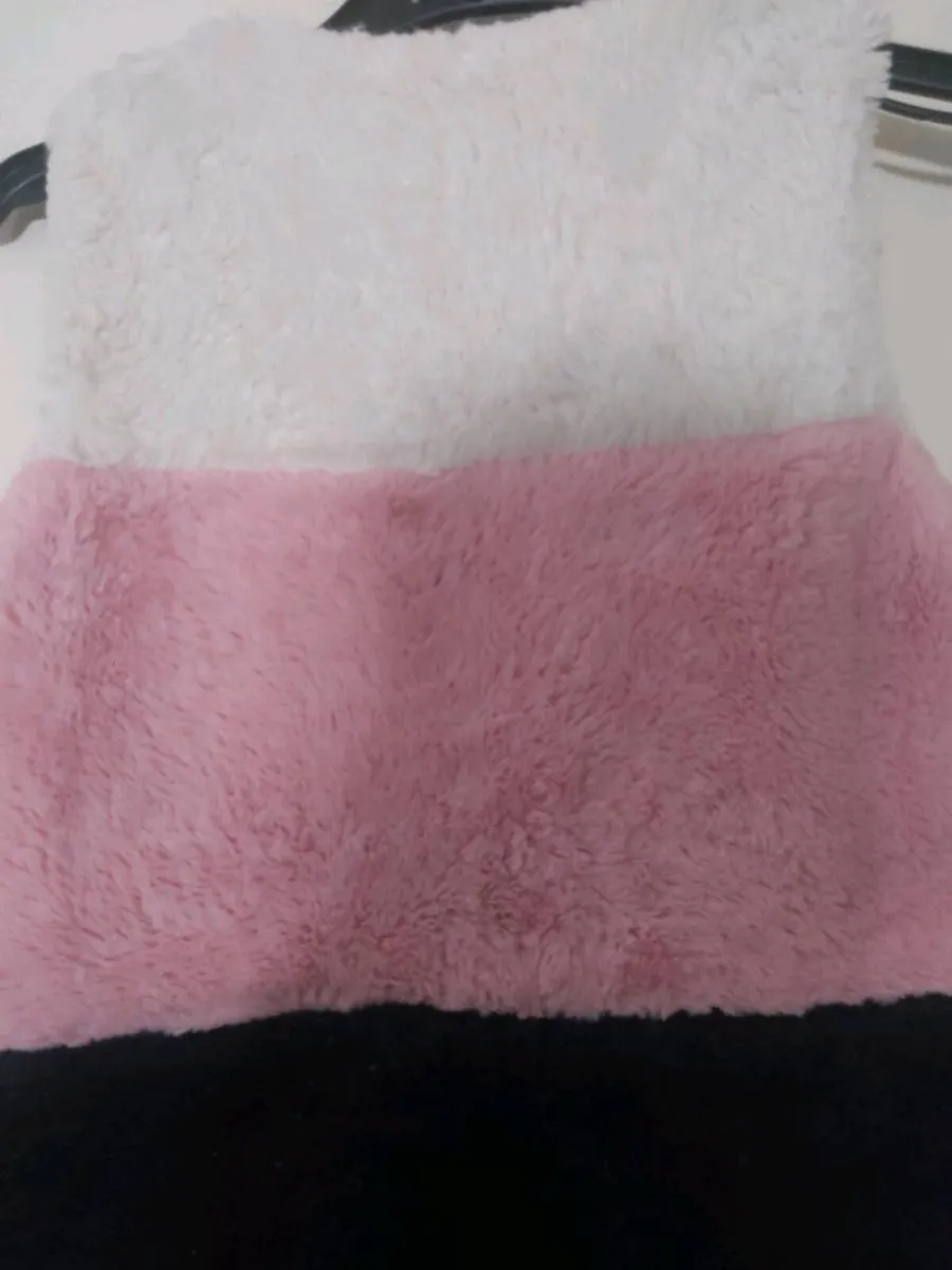 Fur body warmer - Image 3