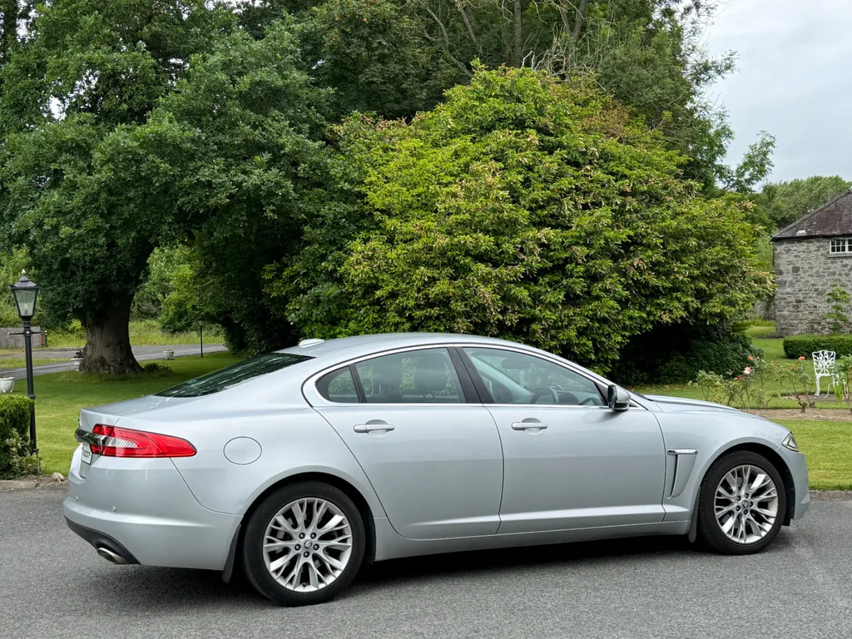 2011 Jaguar XF - Image 4