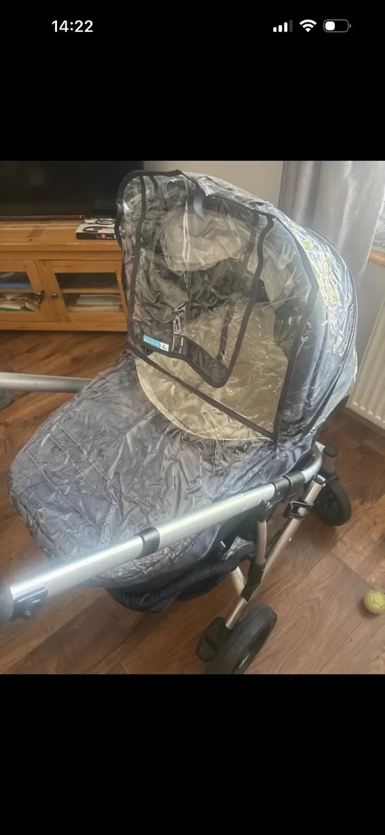 UPPAbaby Vista Pram & Pushchair – Carrycot & Seat - Image 3