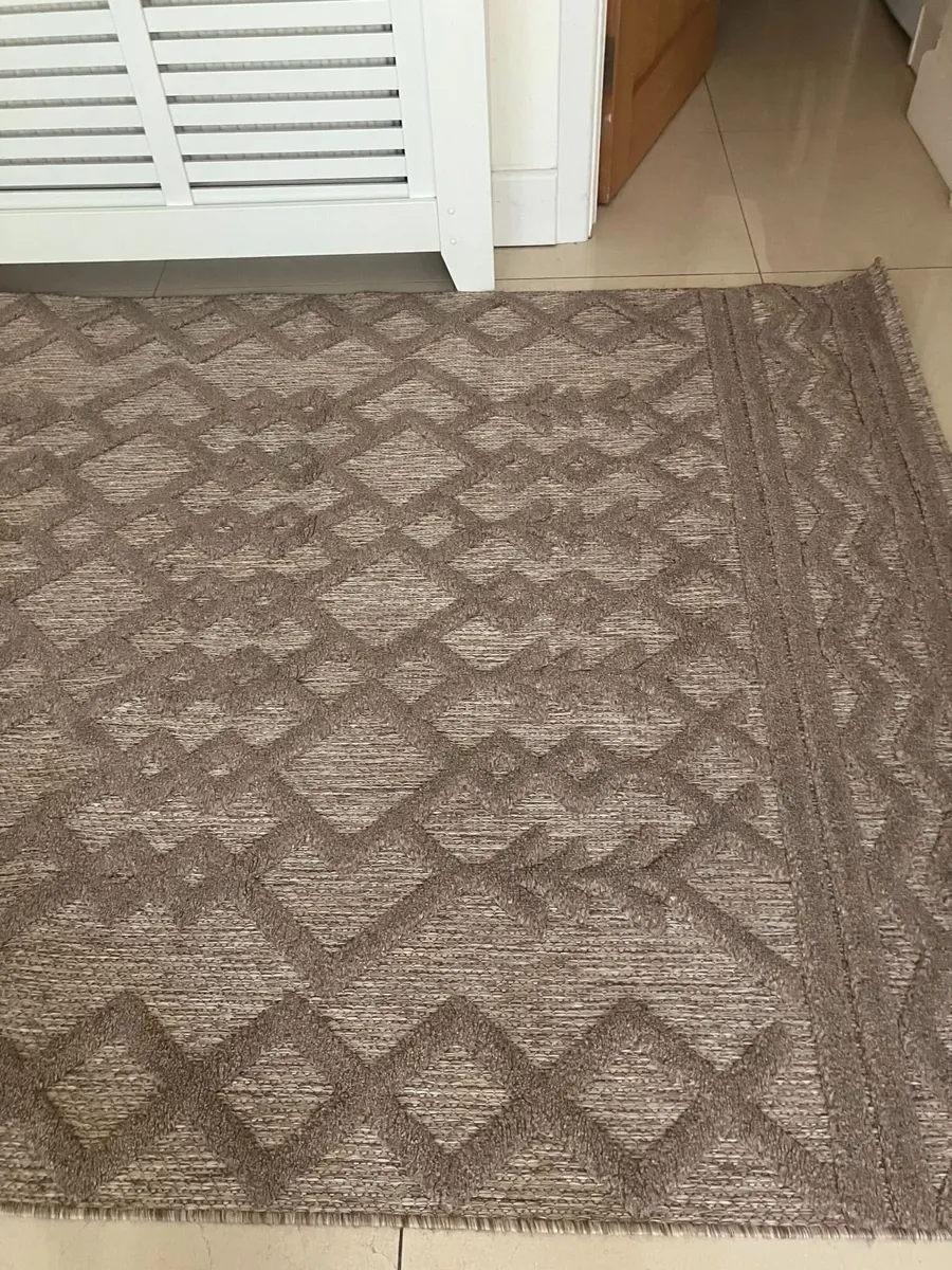 Harvey Norman Rug 160cm x 230cm - Image 1