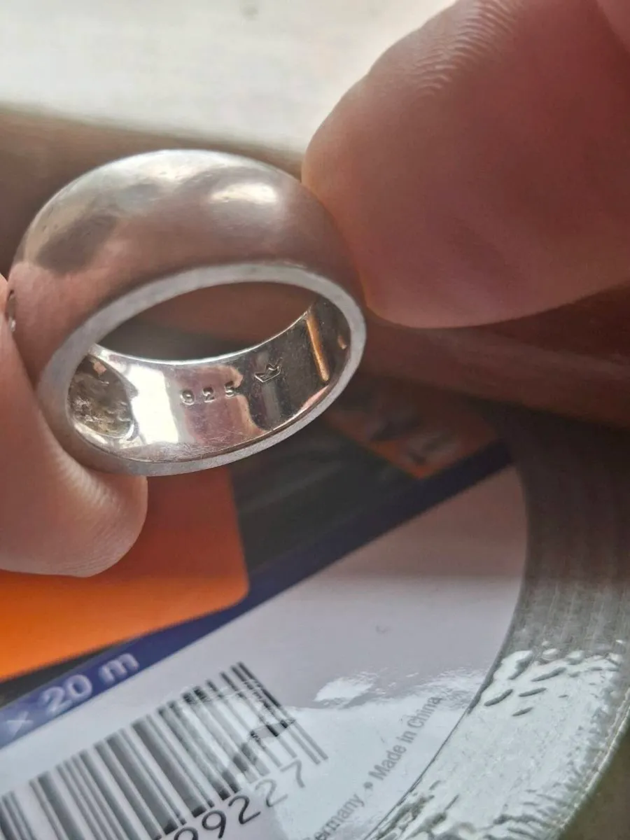 Lovely Vintage Solid 925 Sterling Silver Ring - Image 2