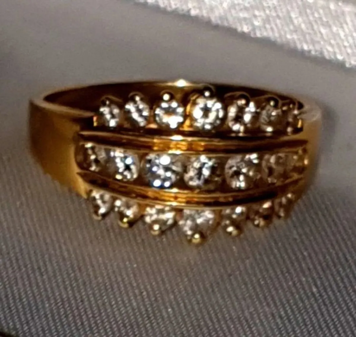Vintage 18ct Gold & Diamond Ring - Image 1