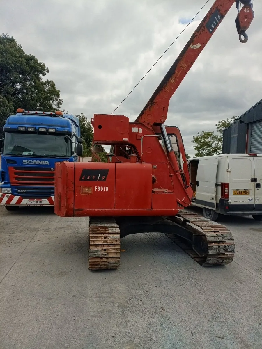 Tracked crane - Image 4