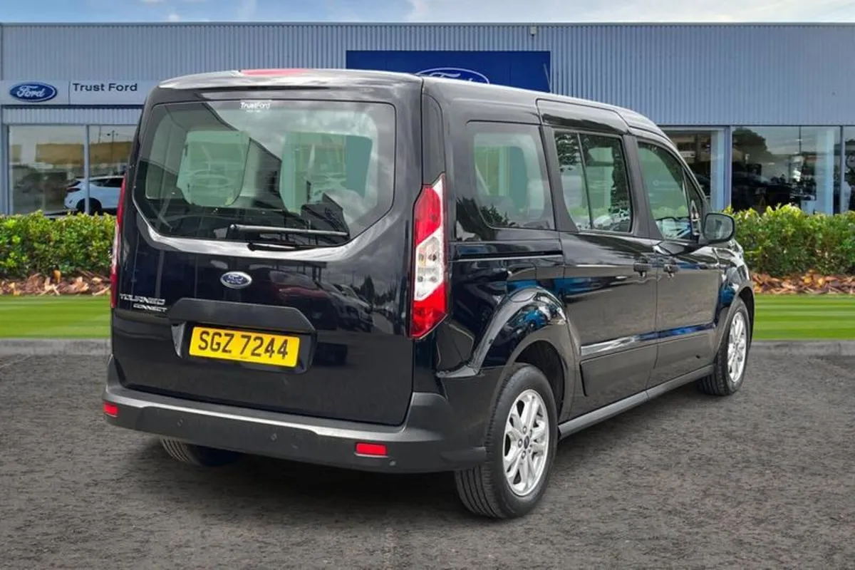 Ford Tourneo Connect 1.5 EcoBlue Zetec MPV 5dr Die - Image 4