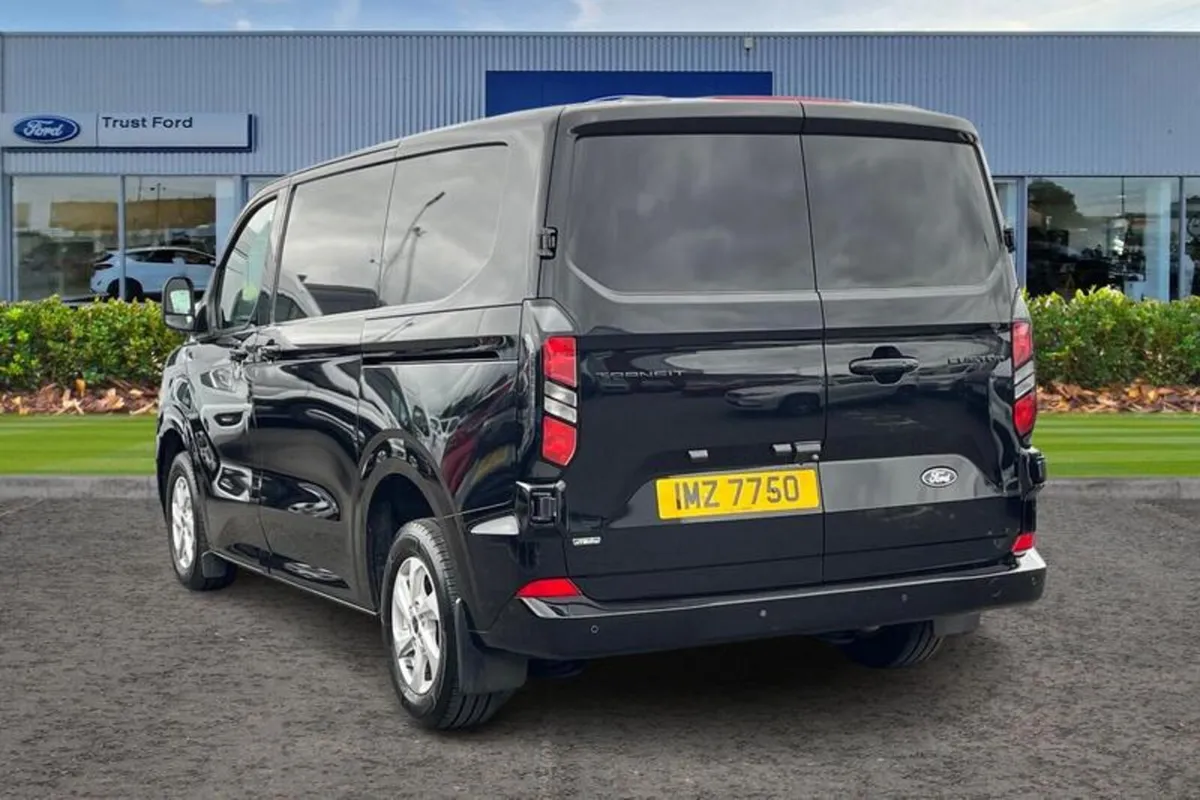 Ford Transit Custom 320 Limited AUTO L1 SWB FWD 2. - Image 2