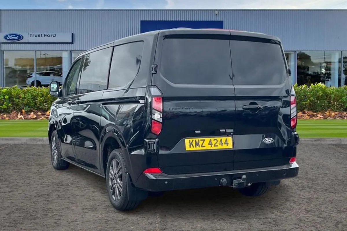 Ford Transit Custom LIMITED - Image 2