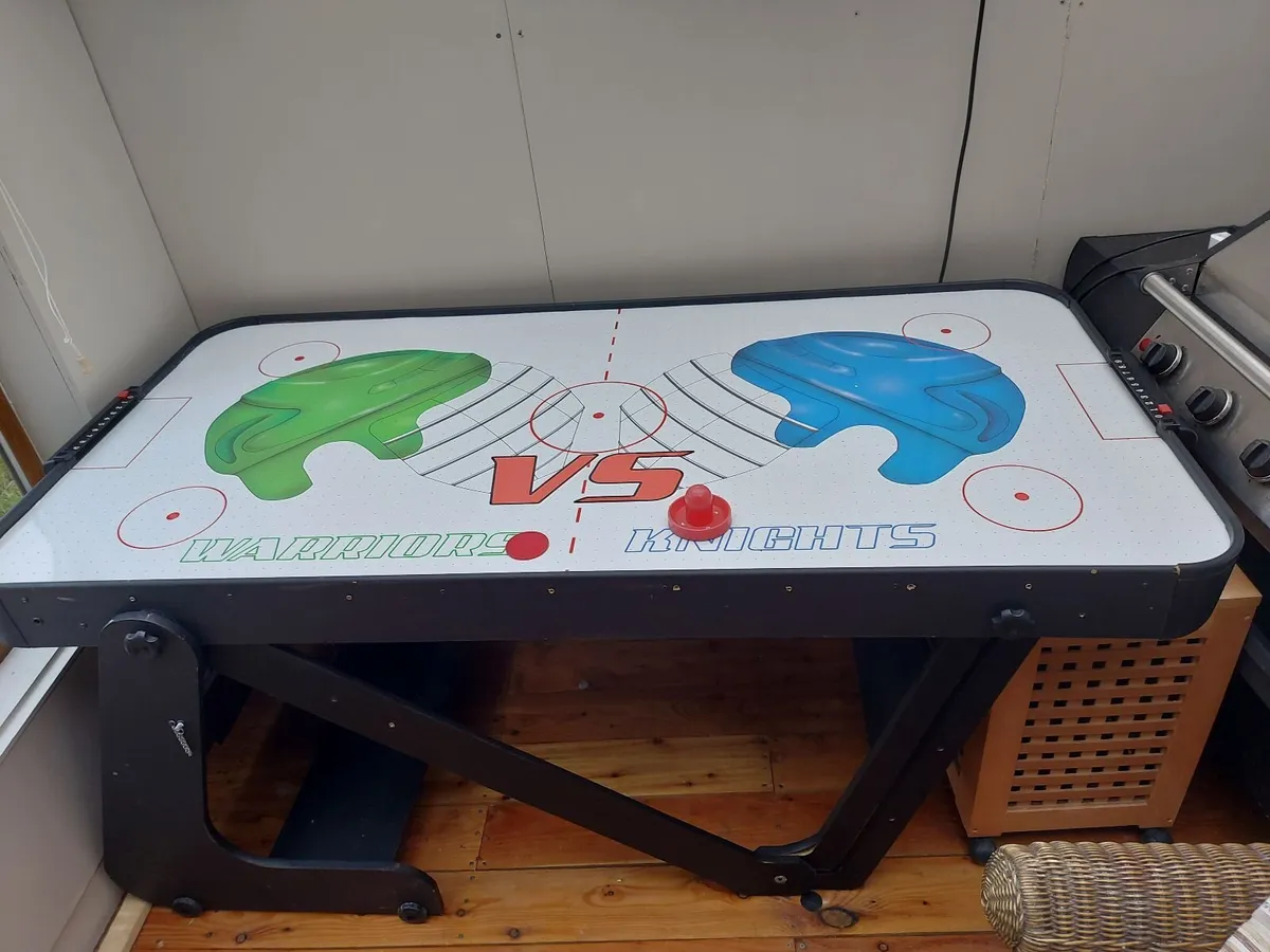 Air hockey table - Image 2