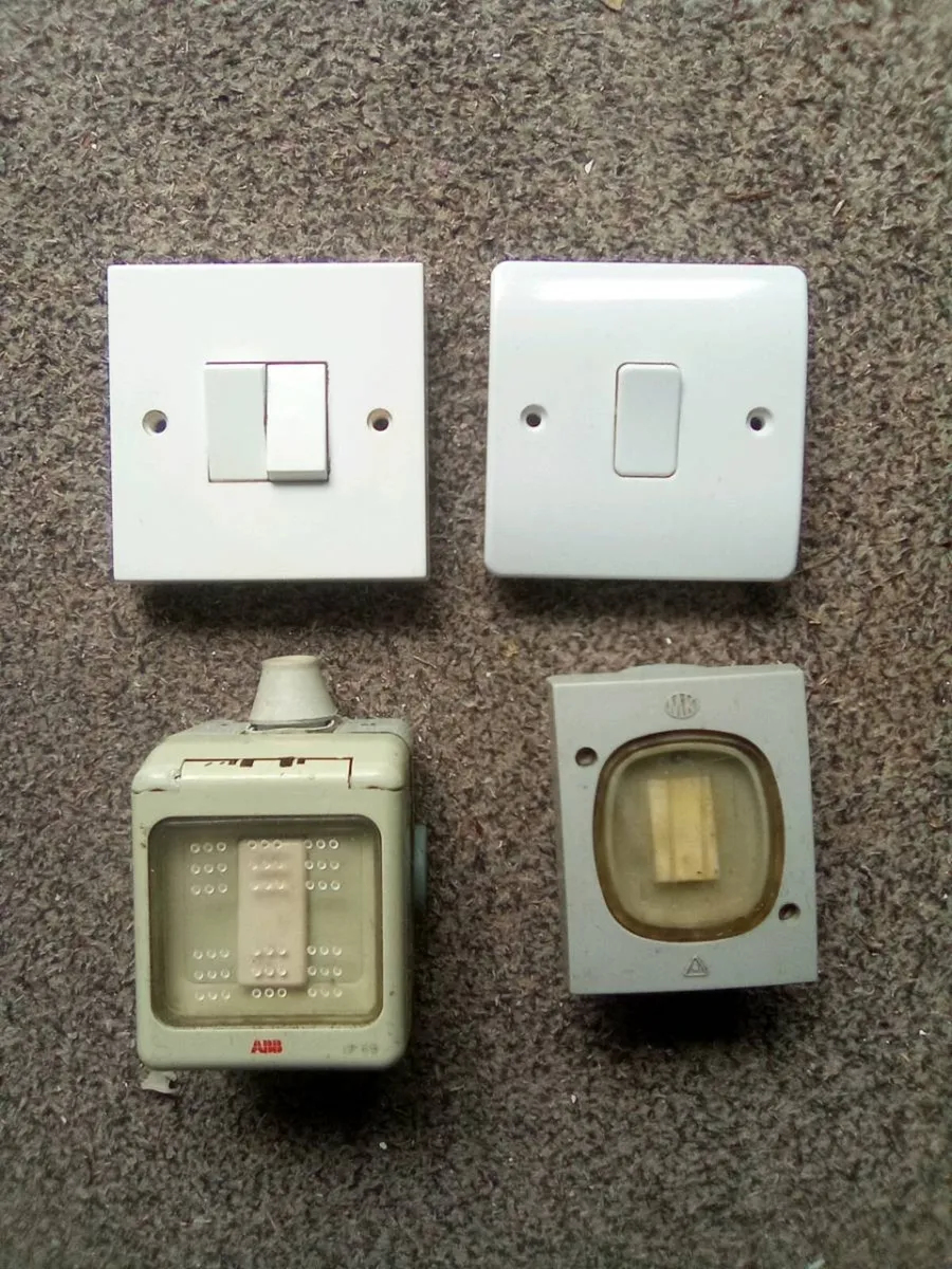 4.   LIGHT.   SWITCHES. - Image 2