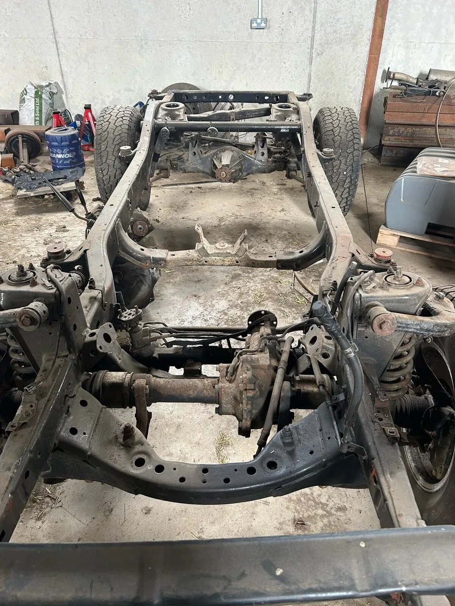 Toyota Land Cruiser Colorado swb chassis - Image 2