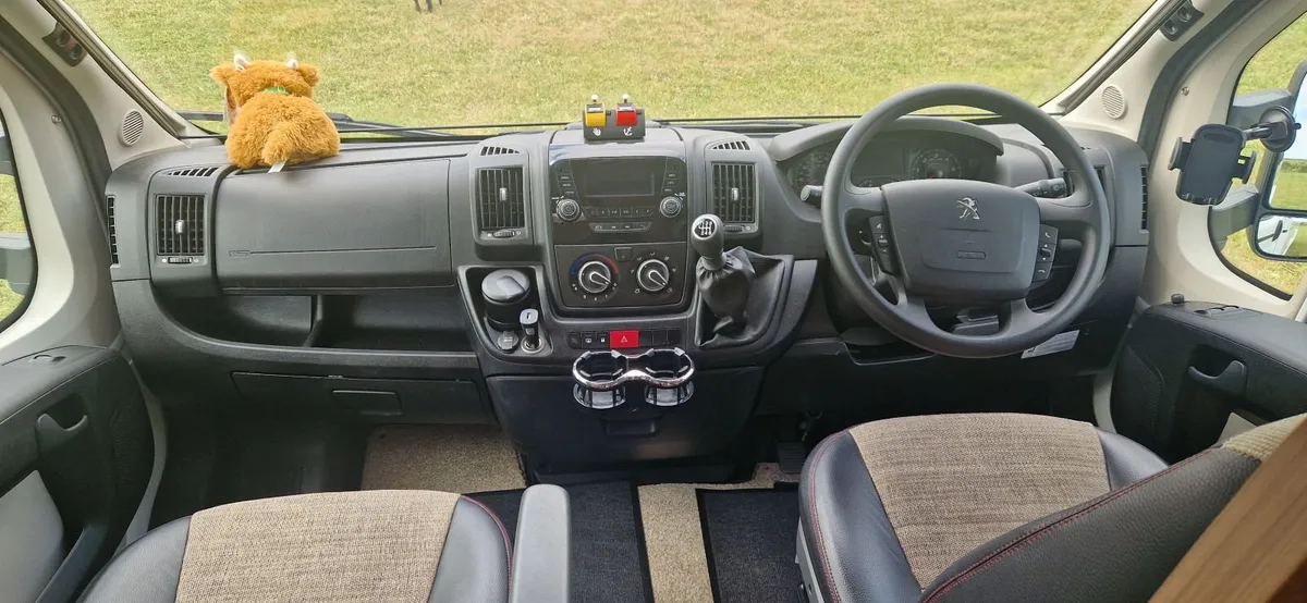Motorhome - Image 4