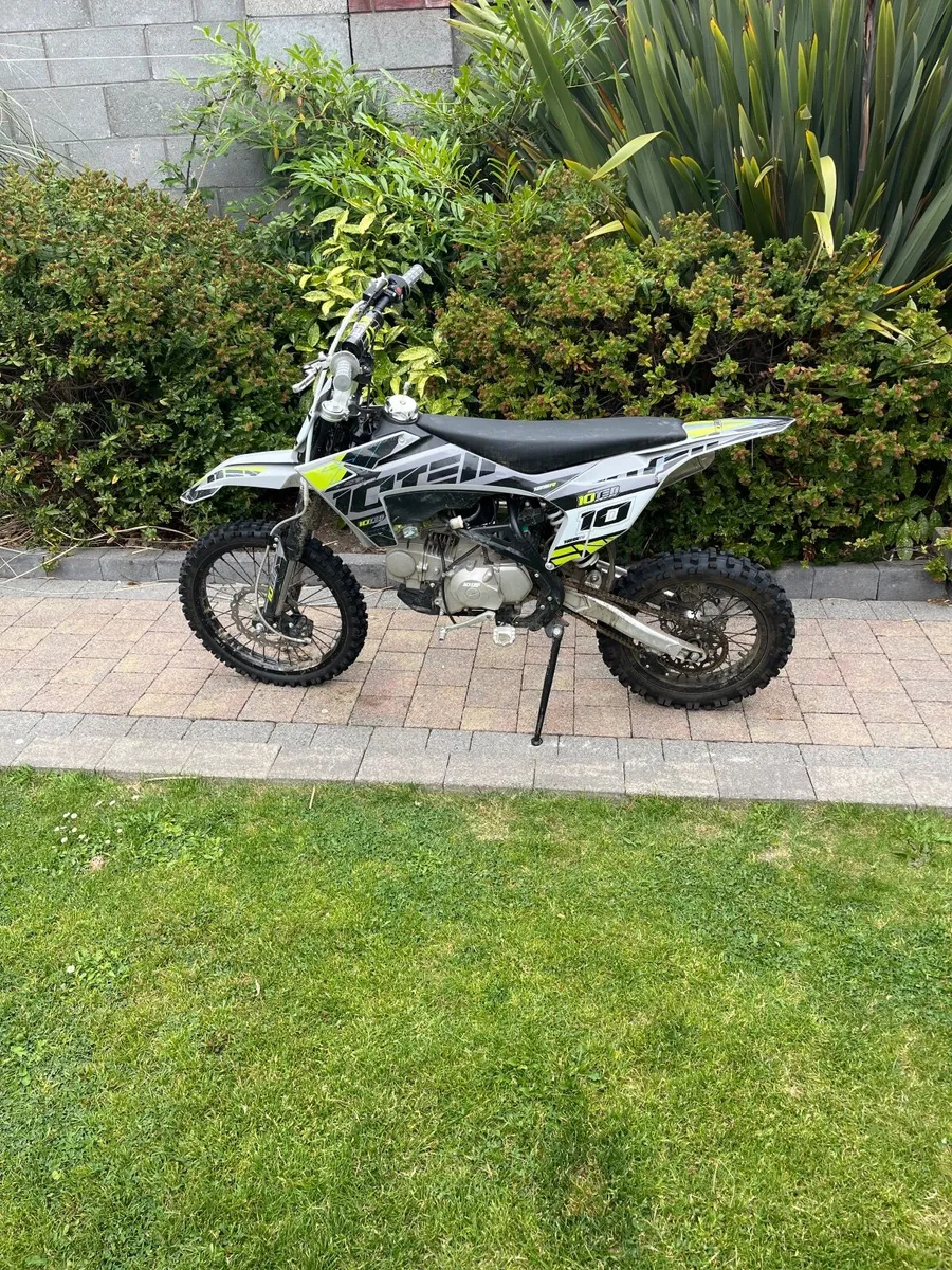 Motorcycle - Image 4