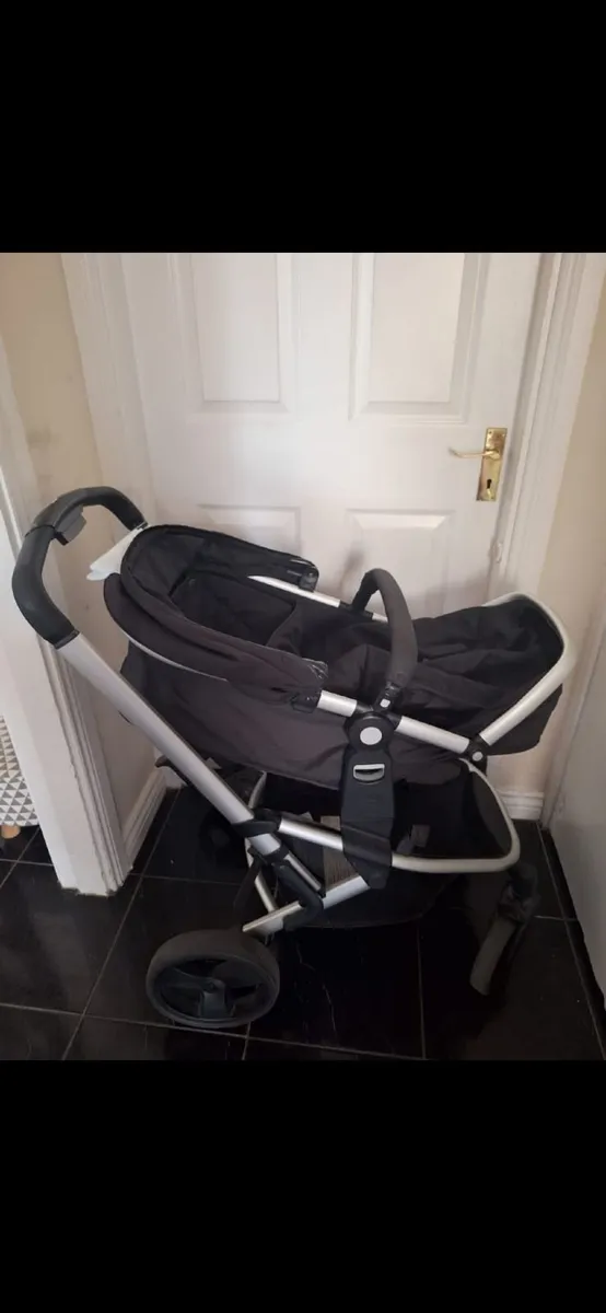 Baby stroller with car seat and toddler stand - Image 1