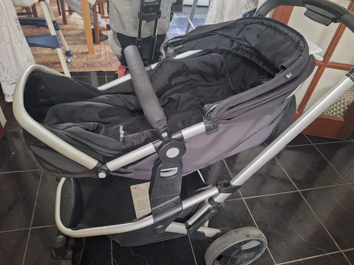 Baby stroller with car seat and toddler stand - Image 2