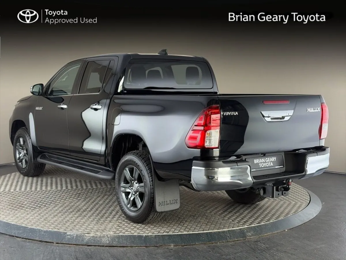 Toyota Hilux 2.8 SR5 Manual (New) 262 Black Met - Image 2