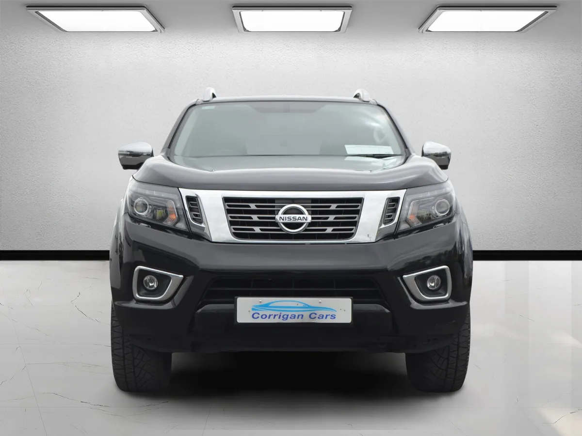Nissan Navara DCI TEKNA auto with canopy - Image 2