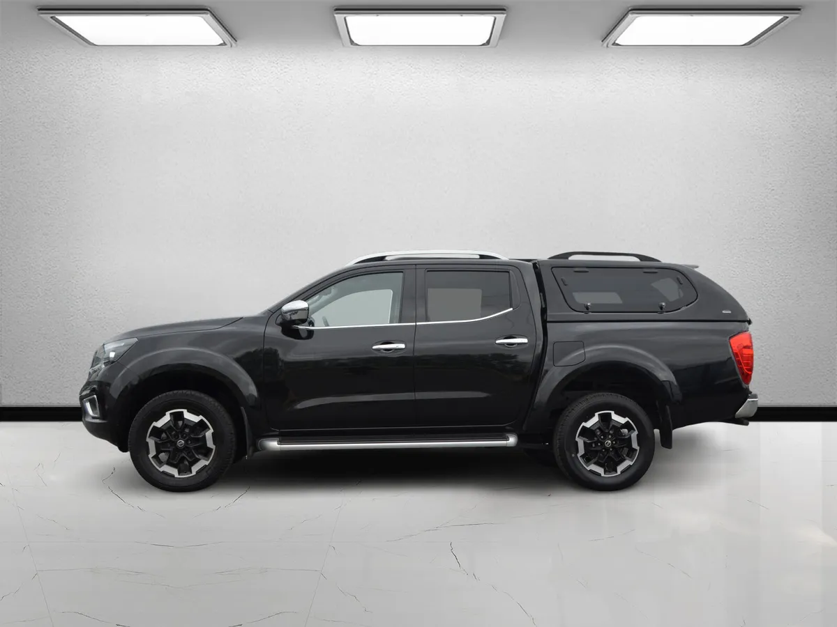 Nissan Navara DCI TEKNA auto with canopy - Image 4