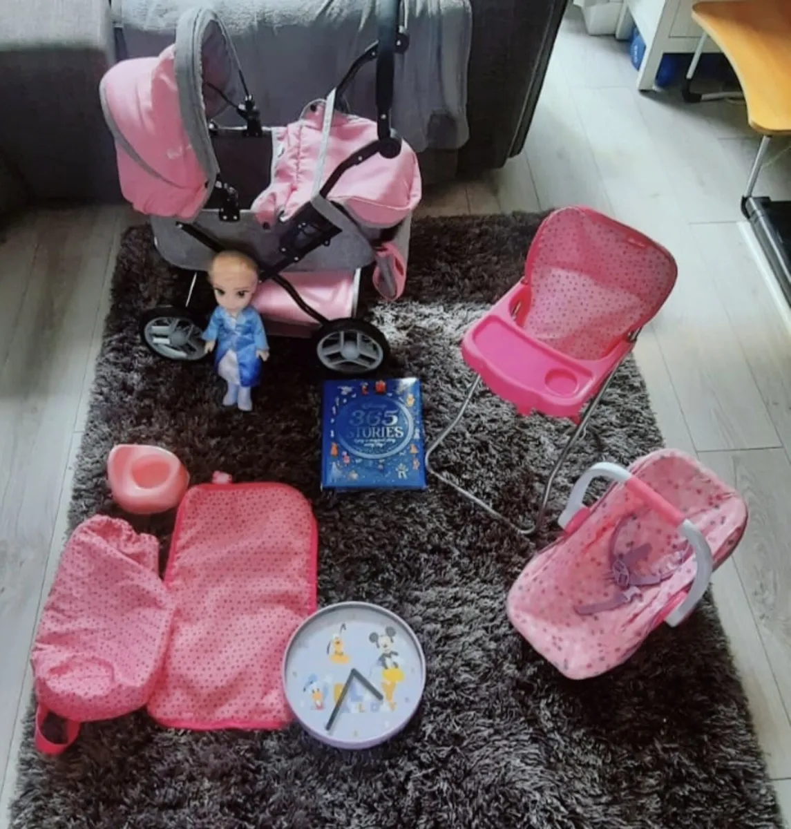 Silver cross play pram (great condition)