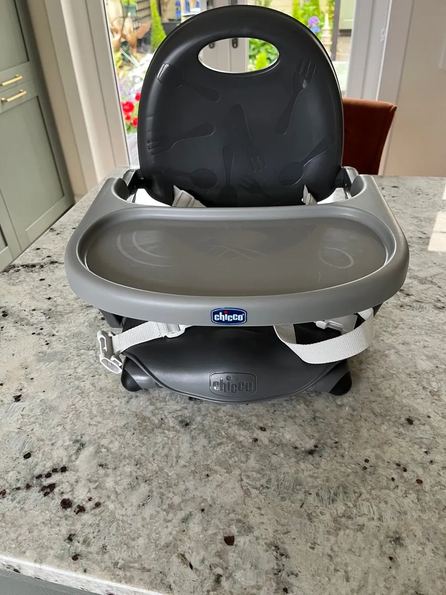 Chicco booster seat - Image 4