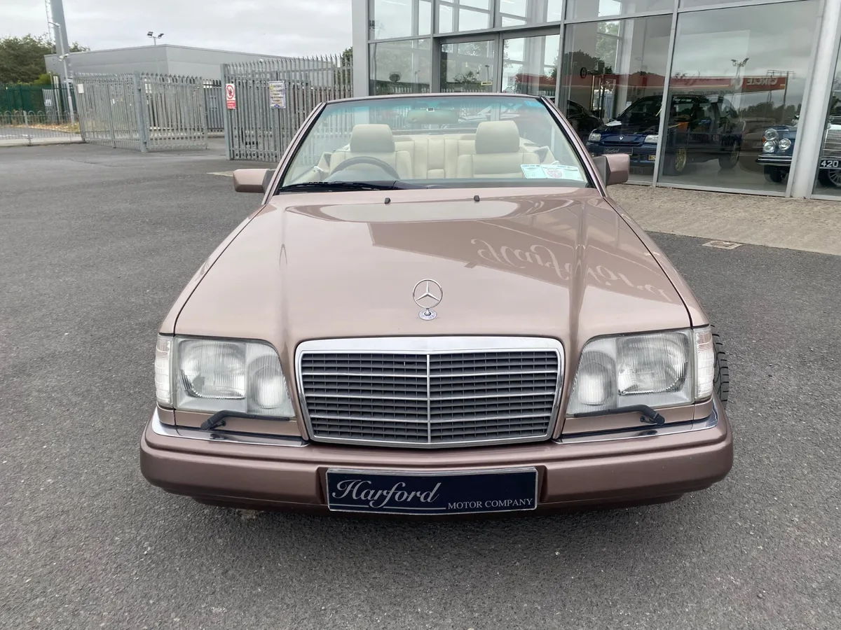 Mercedes-Benz E-Class E320 Cabriolet Automatic - Image 3