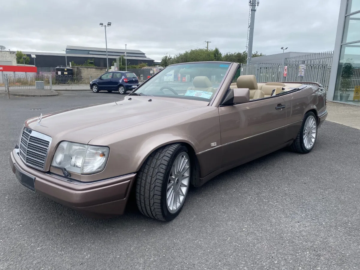 Mercedes-Benz E-Class E320 Cabriolet Automatic - Image 4