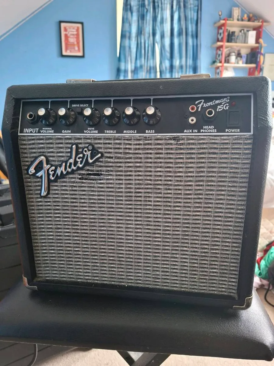 Fender Frontman 15g Series 2-Channel Guitar Amp - Image 1