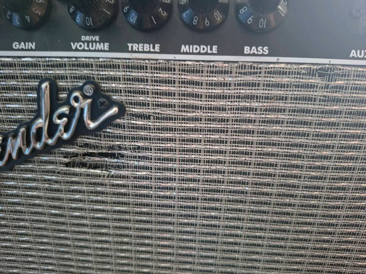 Fender Frontman 15g Series 2-Channel Guitar Amp - Image 4