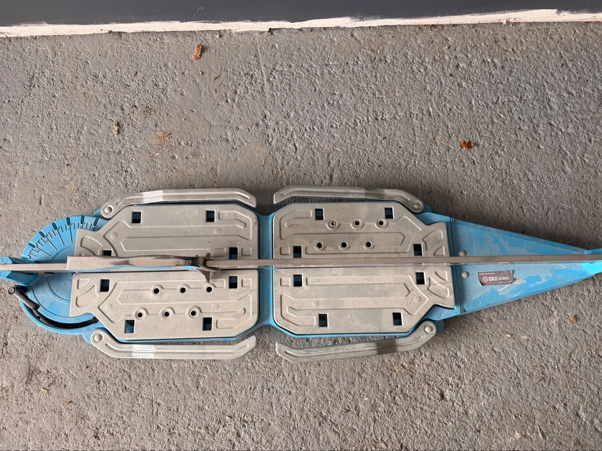 Tile Cutter - Image 1