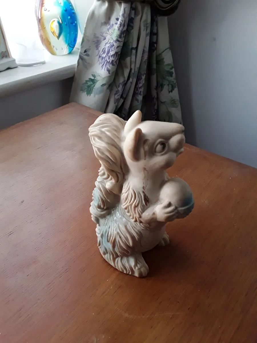 Vintage rubber squirrel 1950s collectible toy - Image 2